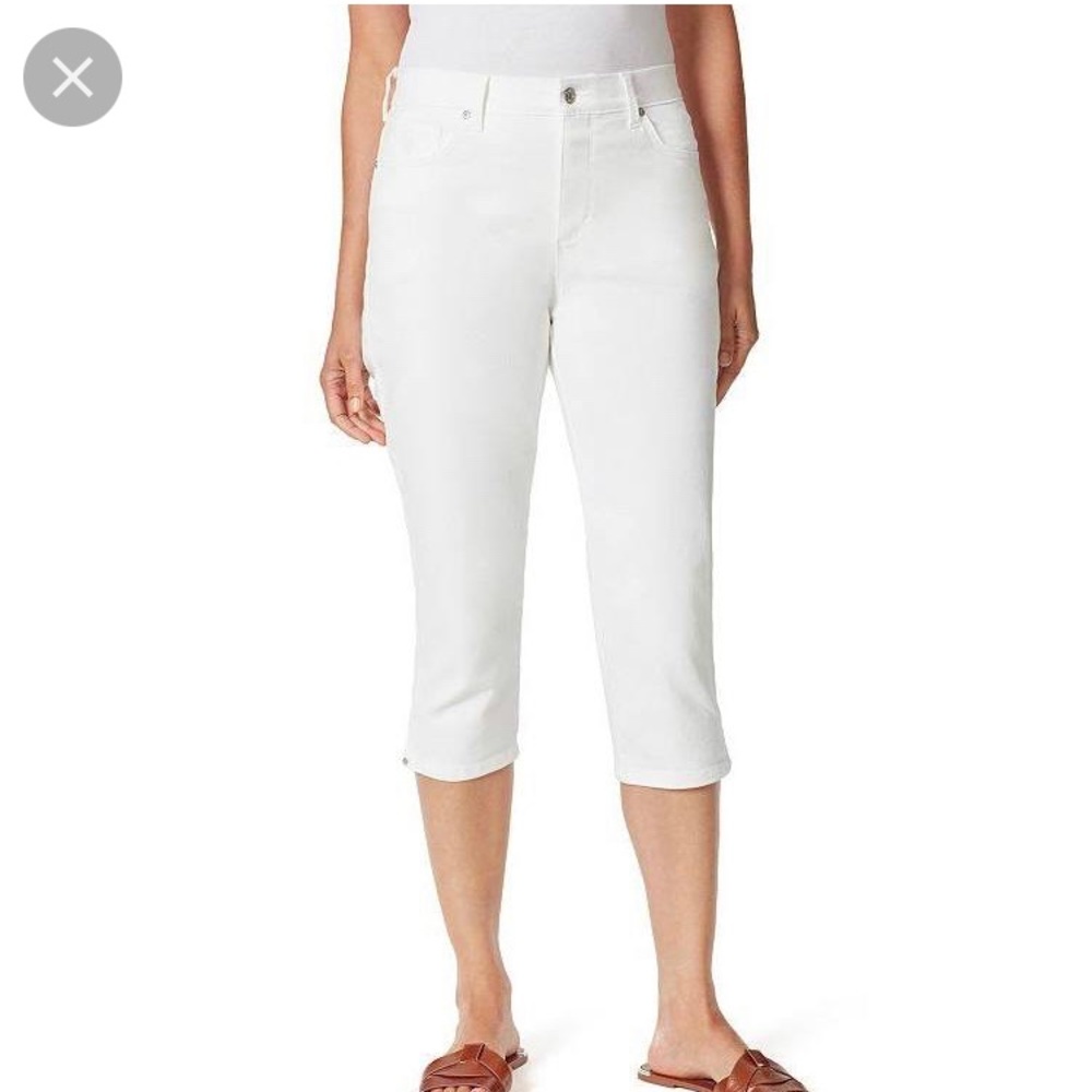 Gloria Vanderbilt Amanda Capris NWOT